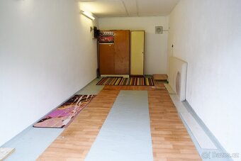Prodej pěkné garáže v Trutnově - 7