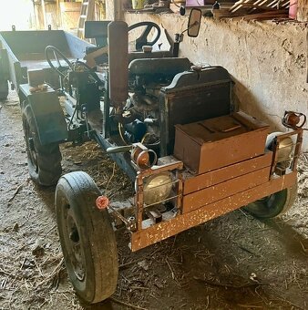 Malotraktor domácí výroby s nářadím - 7
