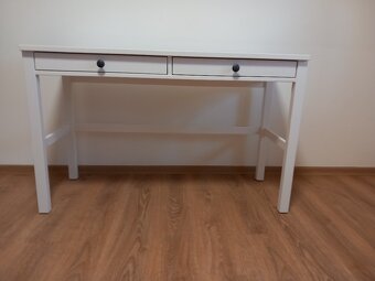 HEMNES stůl se 2 zásuvkami - 7