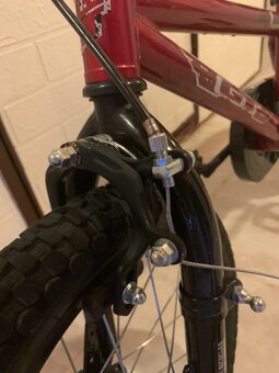 GT MACH 1,velikost kol16, pěkný stav,helma SPECIALIZED - 7