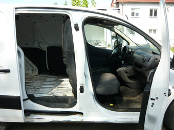 PEUGEOT PARTNER 1.6 I - 7