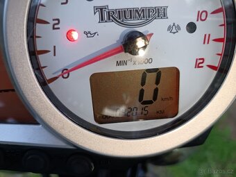 Triumph Speed Triple 1050. RV 2005 - 7