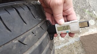 2ks letni pneu Goodride 225/45-17 okolo 4mm - 7