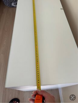 Noční stolek ze skleněnou deskou - 7