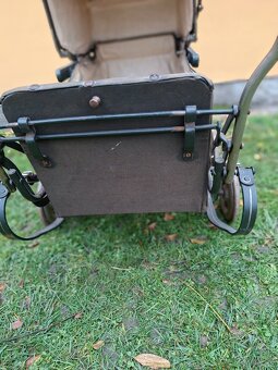 Starožitný kočárek pro panenky  - skládací - 7