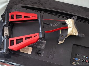 Zánovní LCD TV PHILIPS 26" s držákem na zeď. - 7