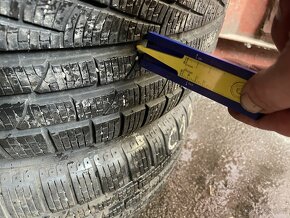 Zimni pneu 225/40R18 runflat - 7