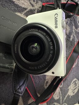 Canon EOS M10 White + EF-M 15-45mm F3.5 - 6.3 IS STM - 7