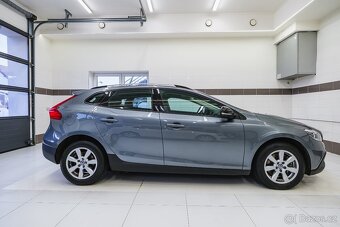 Volvo V40 cross country 2.0 D2 88kW, kamera,výhřev,navi,park - 7