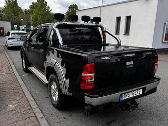 🚗 TOYOTA HILUX 2.5 D-4D 4x4 - 7