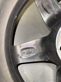 Komplety - Zimní pneumatiky Pirelli 245/45/18 včetně disku. - 7