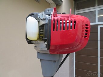 Nový benzínový křovinořez Honda UMK 450 U - 7