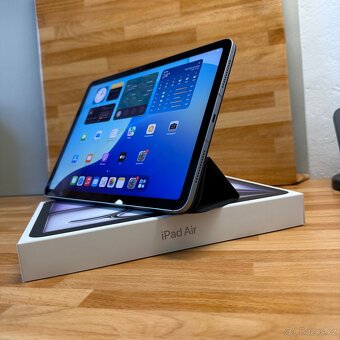 iPad Air M3 2025 128GB cellular, téměř nepoužitý, s krytem - 7