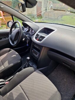 Peugeot 207 - 7
