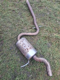 Prodám střední díl výfuku na Škoda Octavia 2.0 TDI rok 2005 - 7