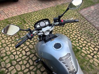 Suzuki GSR 600 - 7