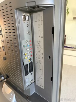 Televizor Prestigio 26" s integrovaným DVD - 7