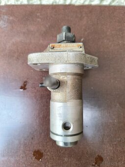 Prodám vstřikovací čerpadlo na TK - 7