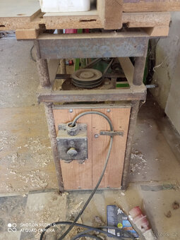 Spodní truhlářská frézka zámečnické výroby - 7