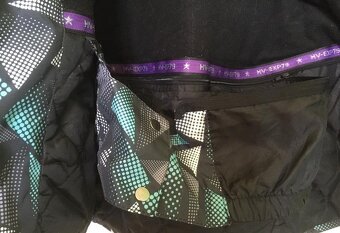teplá zimní bunda s odepínací kapucí na zip, vel. M - 7