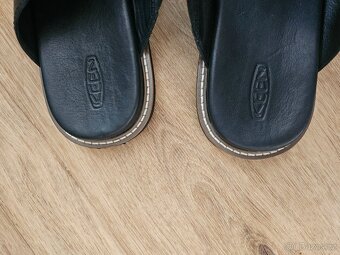 Kožené nazouváky Keen Lana Slide vel.41 - 7