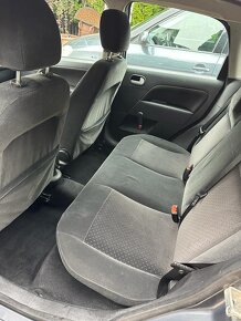 Ford Fiesta 1.4 tdi 5 dveří - 7