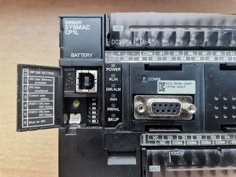 PLC Omron CP1L-M40DT1-D + Napájecí zdroj + modul CP1W-CIF01 - 7