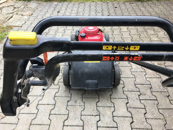 Motorová sekačka HONDA - 7
