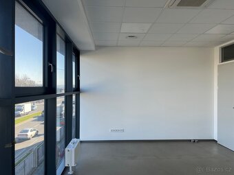 Úžasná moderní kancelář v TOP lokalitě Zlín-Malenovice - 7