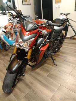 Suzuki gsx-s 1000 - 7