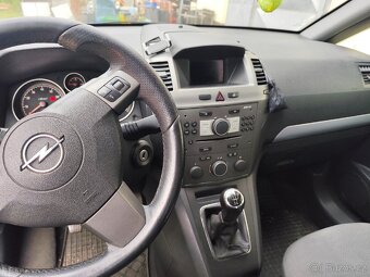 Opel Zafira 1.8 na LPG rok 2007 - 7