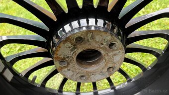 Prodam Alu kola Aez valencia dark 5x112r17 225/45r17 - 7