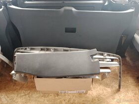 Prodám interiér VW Caravelle long - 7