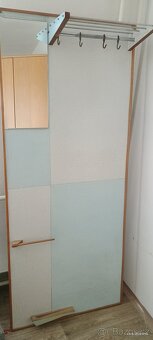 skříně a věšák ze sedmdesátek - 7