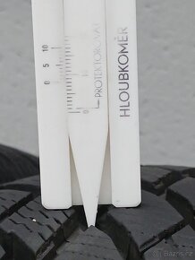 Pěkná zimní orig alu VW Multivan, Transportér 235/55/17 8mm - 7