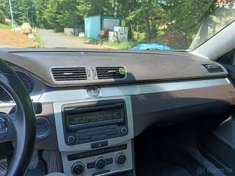 VW Passat Sedan 2,0 TDI, 103kW, koža, manuál - 7