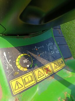 John Deere lt166 twin 16hp Tlakově mazaný - 7