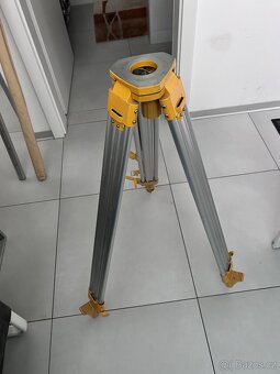 Topcon AT G7, nivelační přístroj + Výsuvný stativ GEOOBCHOD - 7