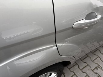 Ford Focus 1,6i 85 kW Ghia - 7