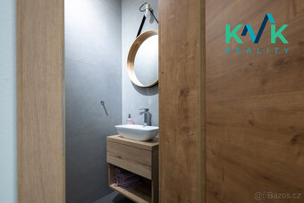 Nízkoenergetický, prostorný bungalov 5+kk s bazénem - 7