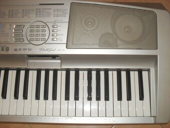 Yamaha Portable Grand DGX 300 (rozsah 6,5 oktávy) - 7