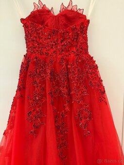 Červené plesové šaty - 7