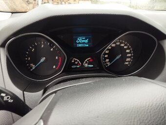 Ford Focus 1,6 - 7