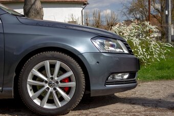 Volkswagen Passat Highline DSG Aj na splátky - 7