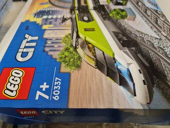 LEGO® City 60337 Expresní vláček + mini dárek - 7