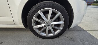 Prodám Škoda Octavia 3 viz. nadpis, najeto 163000 ve výbavě - 7
