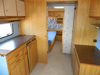 Dvouosý karavan Wilk Stern de luxe - 7