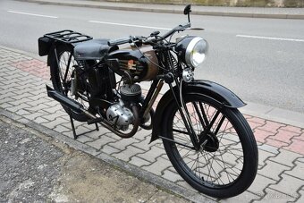 Historický motocykl Magnat Debon s krásnou patinou - 7