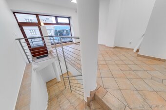 Pronájem obchodního/kancelářského prostoru 83 m², 28. října - 7