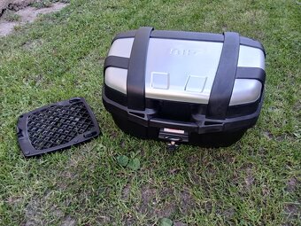 Vrchní kufr Givi Trekker TRK 52N + plotna - 7